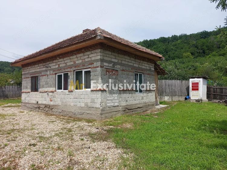 Casă cu Teren 405 Mp în Bascov