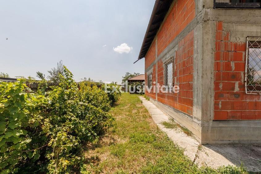Casă cu 4 camere cu Teren 705 Mp în Central