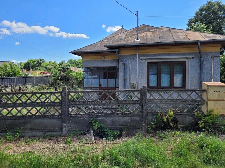 Casă cu 3 camere cu Teren 1400 Mp în Răzvad