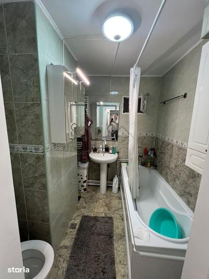 Apartament cu 4 camere decomandat în Nicolina