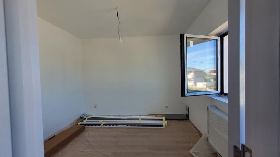 Duplex cu 4 camere cu Canalizare în Haliu