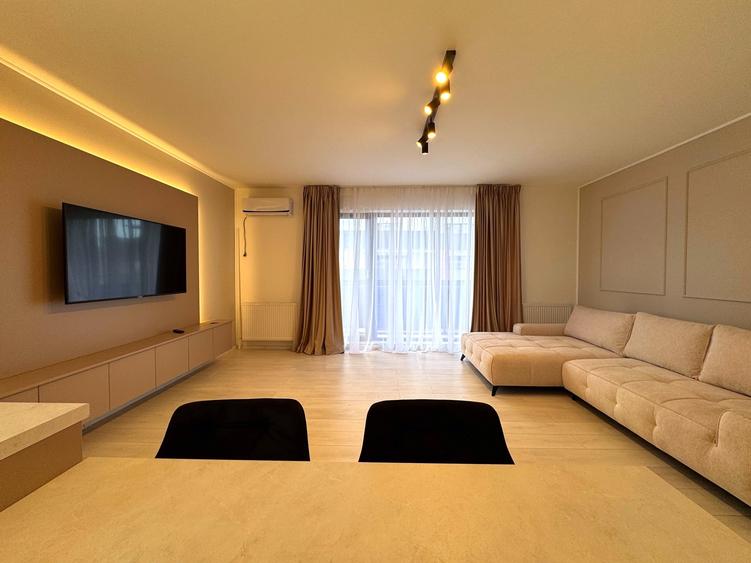 Apartament cu 3 camere semidecomandat, mobilat în Zorilor