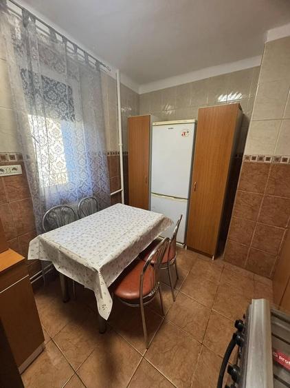 Apartament cu 2 camere, mobilat în Central