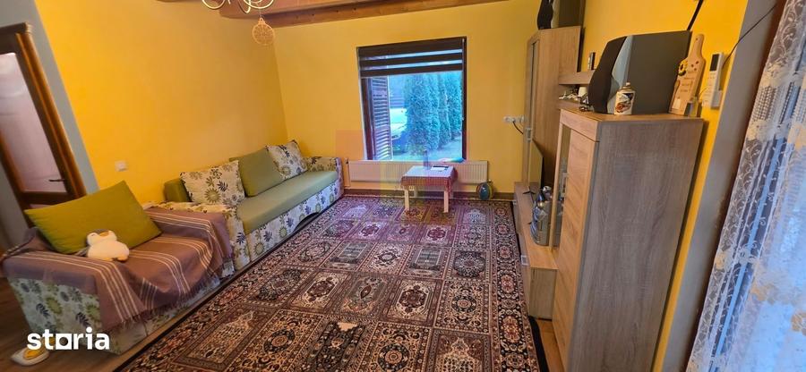 Casă cu 5 camere cu Teren 993 Mp în Adunați