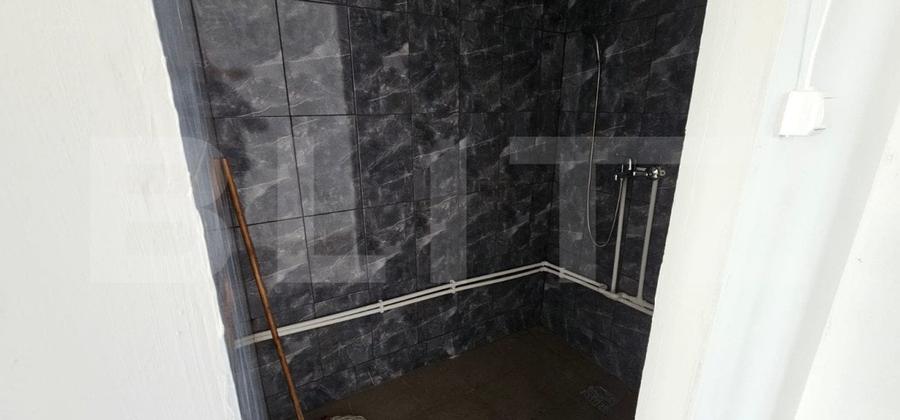 Spațiu comercial, de 800 mp, în Exterior Vest