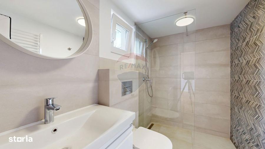 Casă cu 5 camere cu Teren 540 Mp în Central