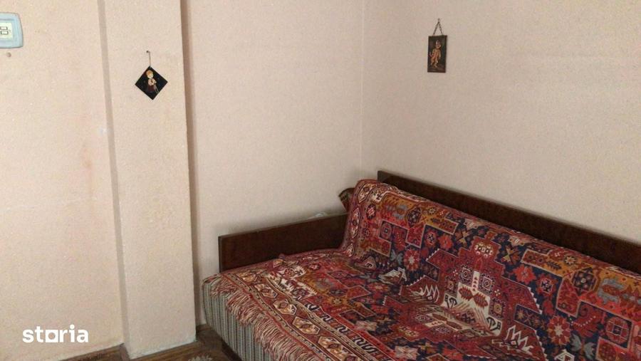 Apartament cu 5 camere în Sud