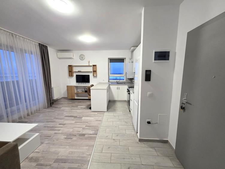 Apartament cu 2 camere semidecomandat, mobilat în Avantgarden