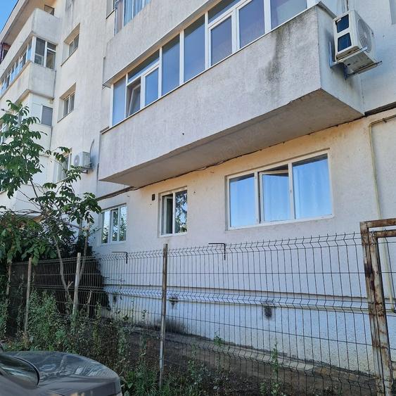 Apartament cu 2 camere decomandat în Malu Roșu