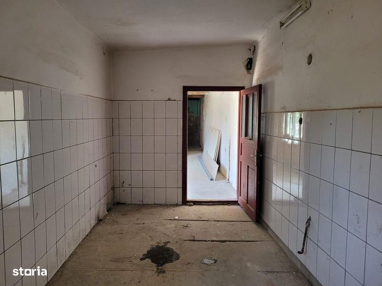 Spațiu comercial, de 100 mp, în Central