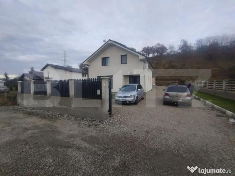 Casă cu 5 camere cu Teren 850 Mp în Central