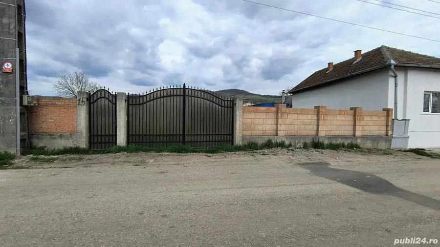 Teren de 3600 mp, în Valea