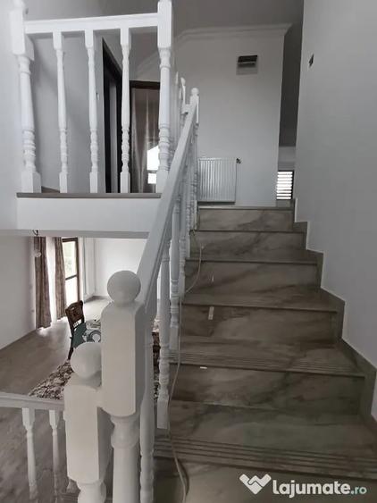 Casă cu 6 camere cu Teren 1000 Mp în Șcheia