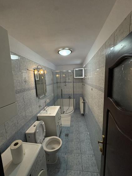 Apartament cu 3 camere decomandat în Exterior Vest