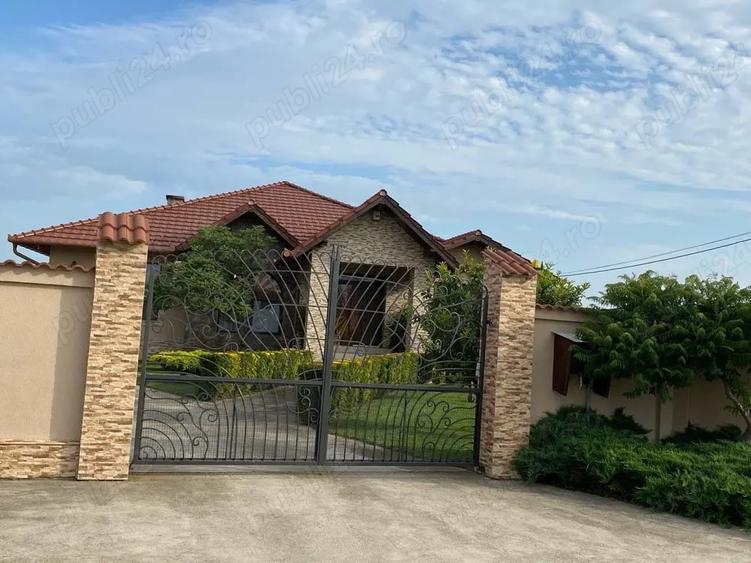 Casă cu Teren 1500 Mp în Central