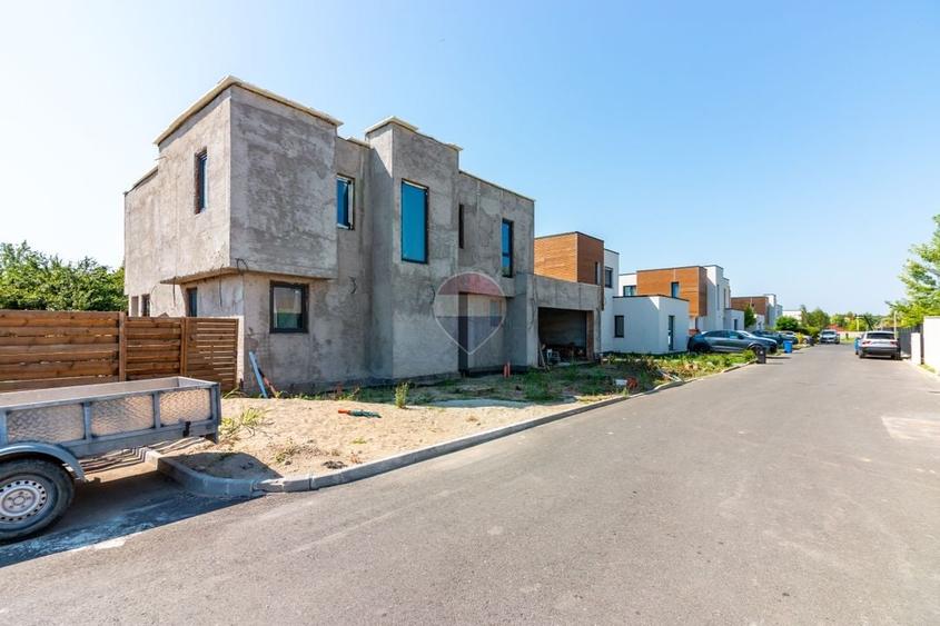 Casă individuală cu 4 camere cu Teren 701 Mp în Corbeanca