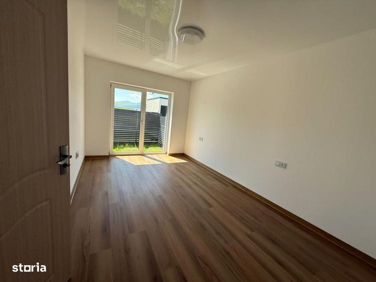 Casă cu 4 camere în Purcăreni