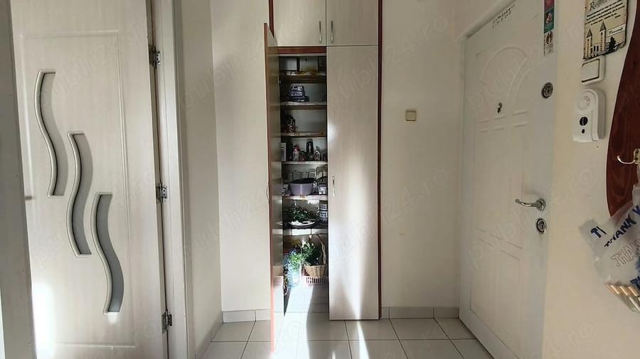 Apartament cu 2 camere semidecomandat în Gojdu