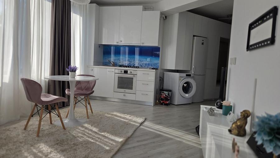 Apartament cu 2 camere decomandat în Băneasa