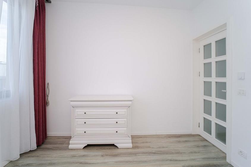 Duplex cu 4 camere cu Canalizare în Păcurari