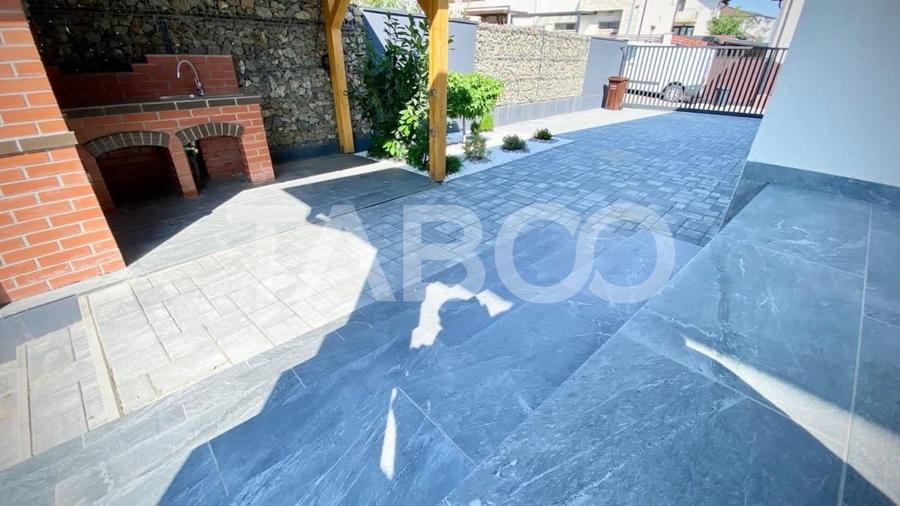 Casă individuală cu 4 camere cu Canalizare în Șelimbăr