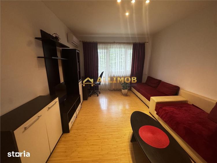 Apartament cu 2 camere decomandat în Republicii