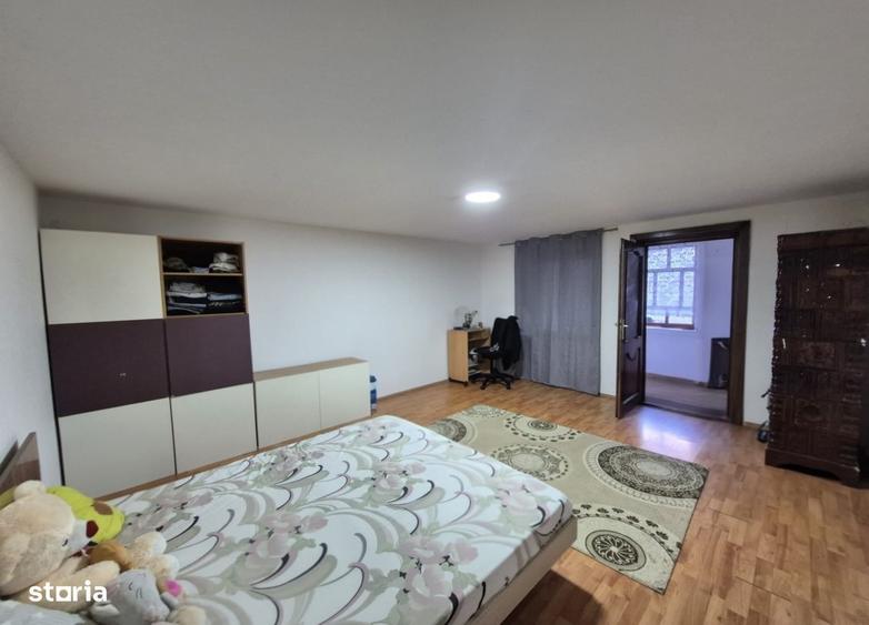 Casă cu 4 camere în Central