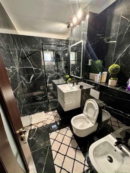 Apartament cu 2 camere semidecomandat în Lipovei