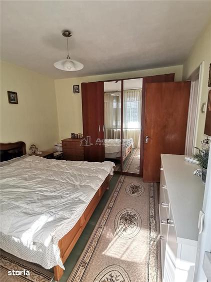 Apartament cu 3 camere decomandat în Alexandriei