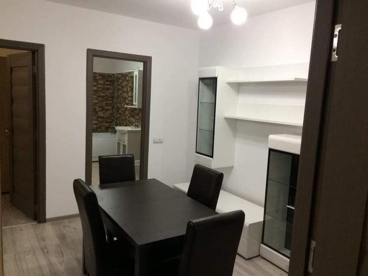 Apartament cu 3 camere decomandat în Florești