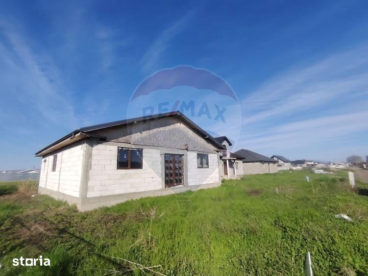 Casă cu 3 camere cu Teren 400 Mp în Nord