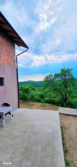 Casă cu 3 camere cu Teren 796 Mp în Vâlcea