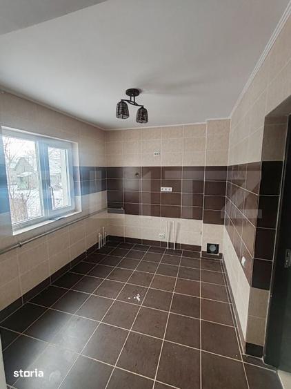 Casă cu 6 camere cu Teren 603 Mp în Central
