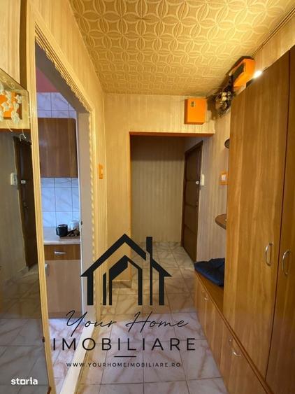 Apartament cu 3 camere semidecomandat în Central