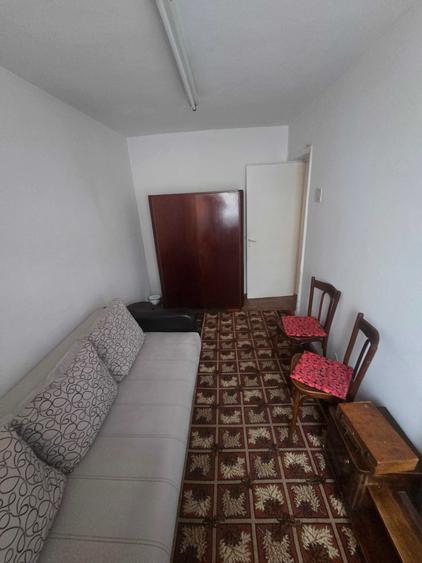 Apartament cu 3 camere semidecomandat în Cuza Vodă