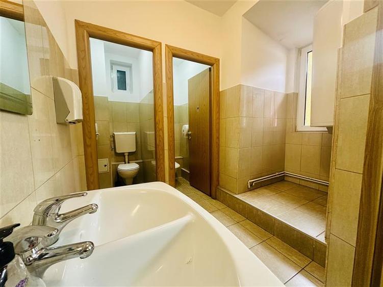 Casă individuală cu 6 camere cu Teren 275 Mp în Bartolomeu