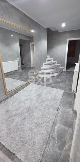 Casă individuală cu 5 camere cu Canalizare în Central