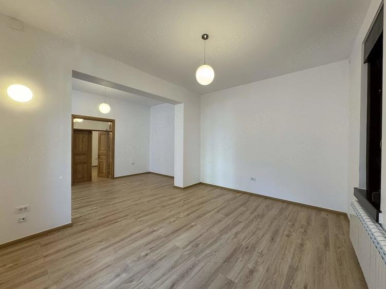 Casă cu Teren 1000 Mp în Central