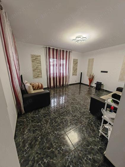 Casă cu Teren 200 Mp în Central