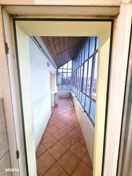 Apartament cu 3 camere decomandat, mobilat în Central