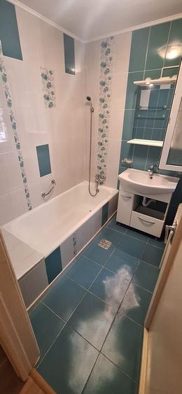 Apartament cu 4 camere decomandat în Universitate