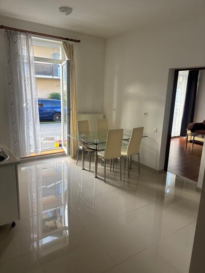 Apartament cu 3 camere decomandat în Turnișor