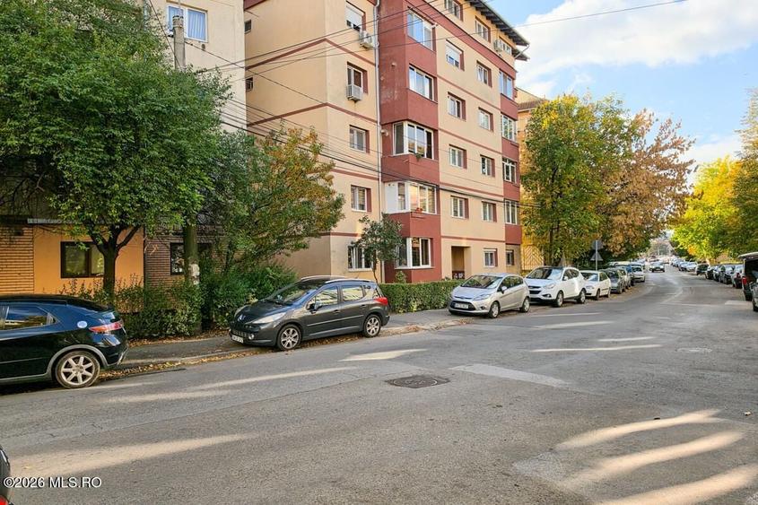 Apartament cu 2 camere decomandat, mobilat în Aradului