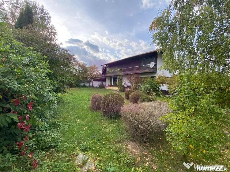 Casă cu 4 camere cu Teren 597 Mp în Central