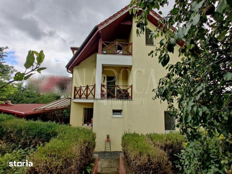 Casă cu 10 camere cu Teren 3090 Mp în Baciu