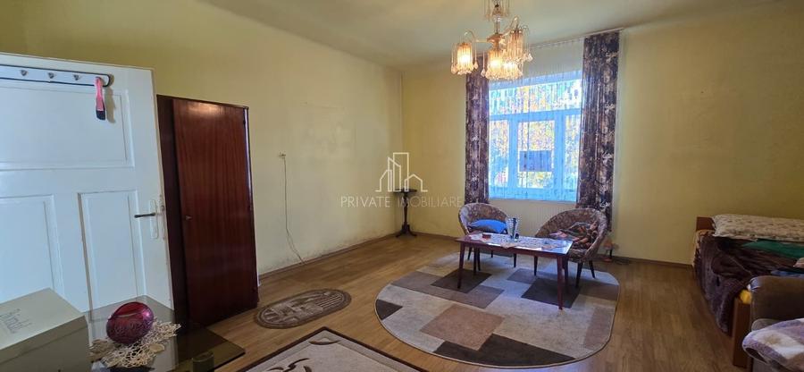 Casă individuală cu 4 camere cu Teren 432 Mp în Central