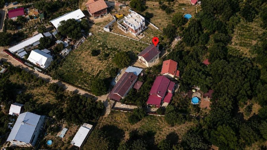 Casă individuală cu 5 camere cu Teren 1000 Mp în Central