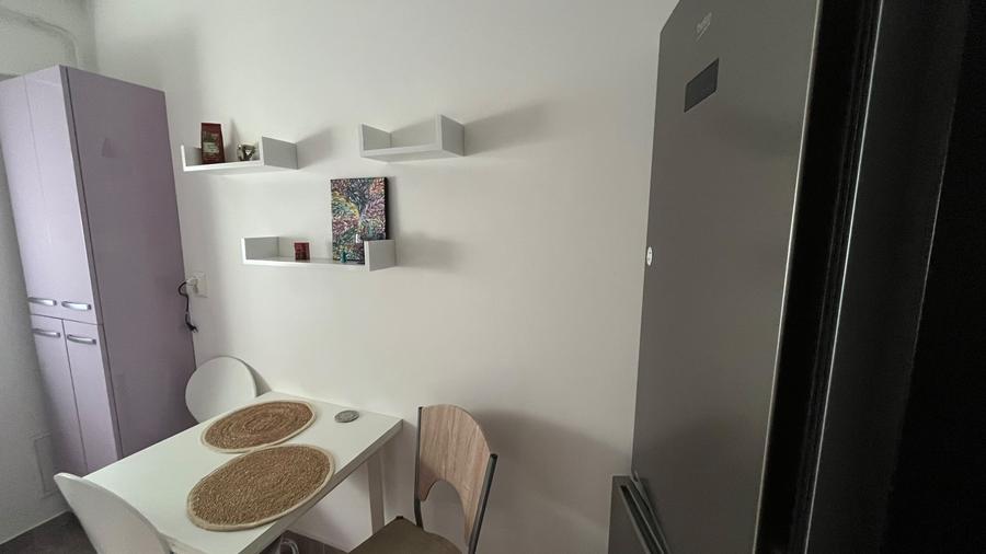 Apartament cu 2 camere decomandat în Galata