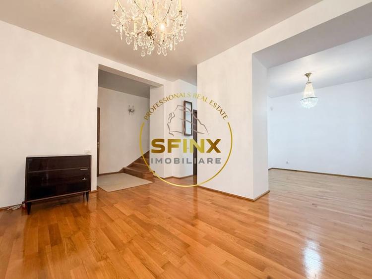 Duplex cu 7 camere cu Canalizare în Parcul Circului
