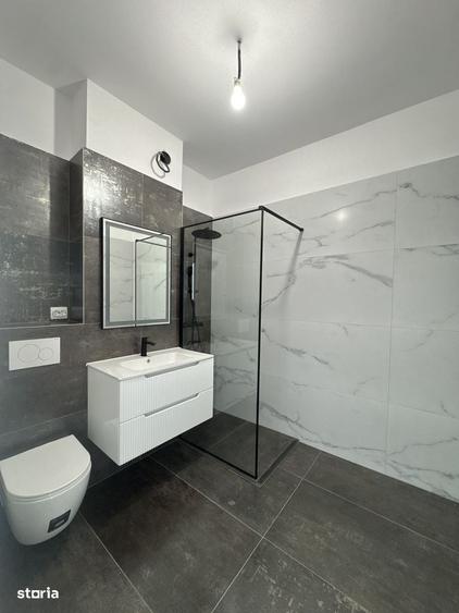 Apartament cu 3 camere semidecomandat în Florești